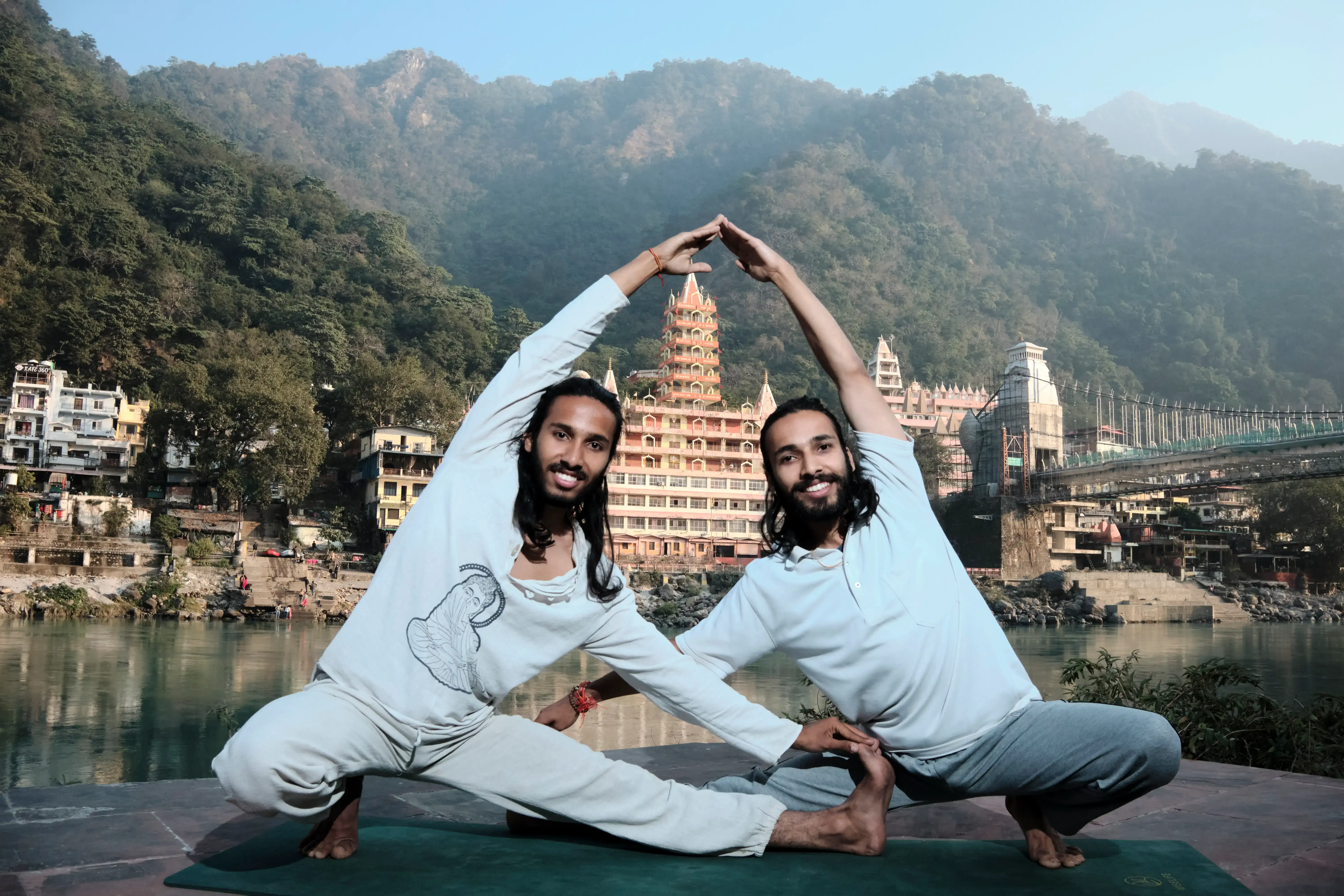 Students in a multi-style yoga class at IYA Rishikesh